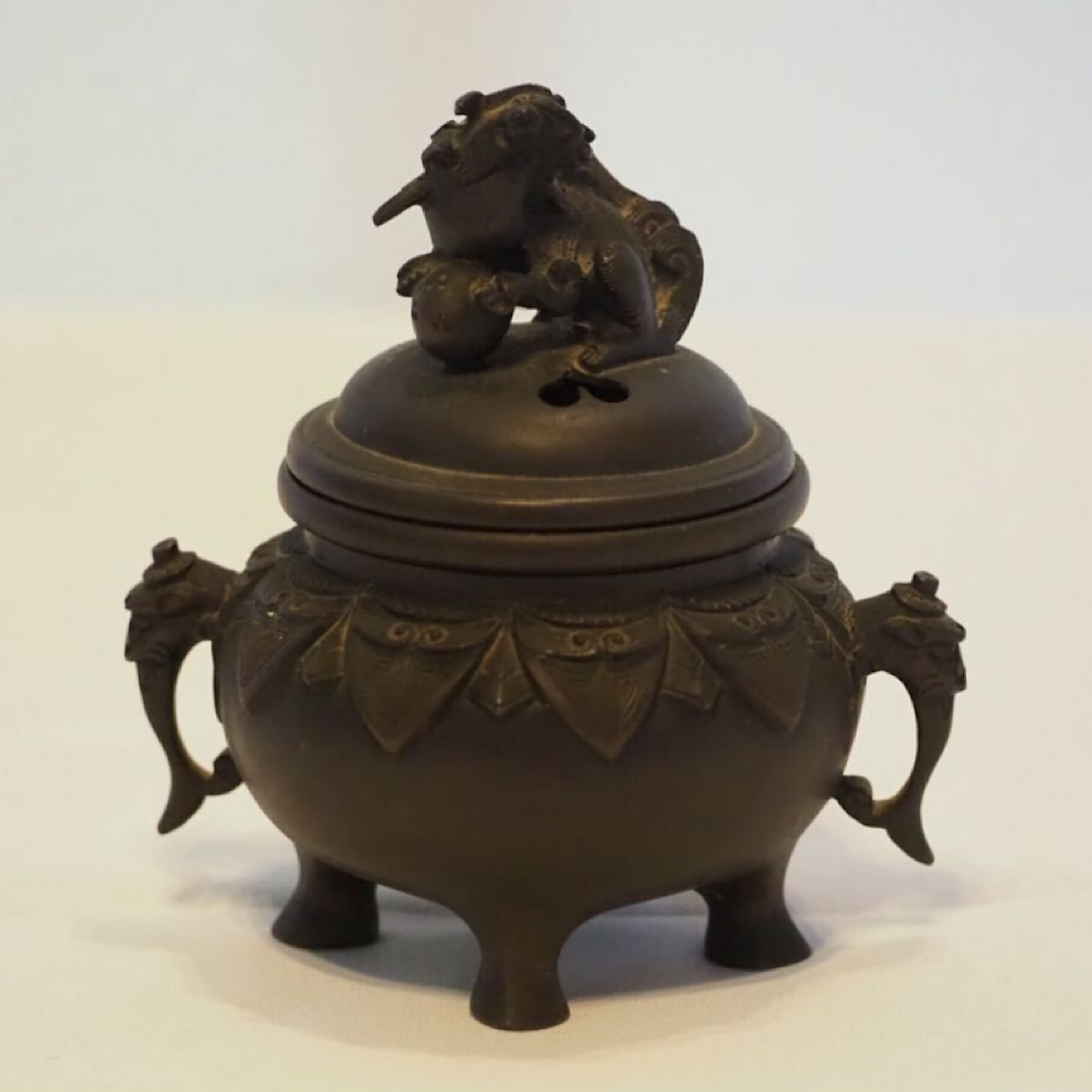 香炉